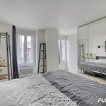 Beautiful And Bright Elegant Parisian 1-bedroom *