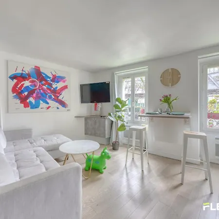Beautiful And Bright Elegant Parisian 1-bedroom דירה *