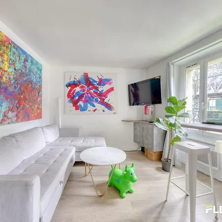 Beautiful And Bright Elegant Parisian 1-bedroom דירה *