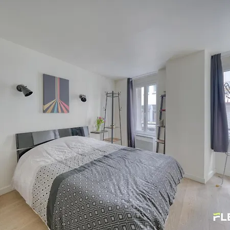 Beautiful And Bright Elegant Parisian 1-bedroom Apartmán Paříž