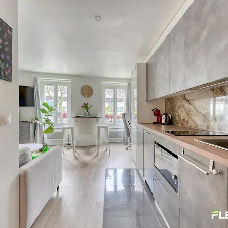 Apartmán Beautiful And Bright Elegant Parisian 1-bedroom *
